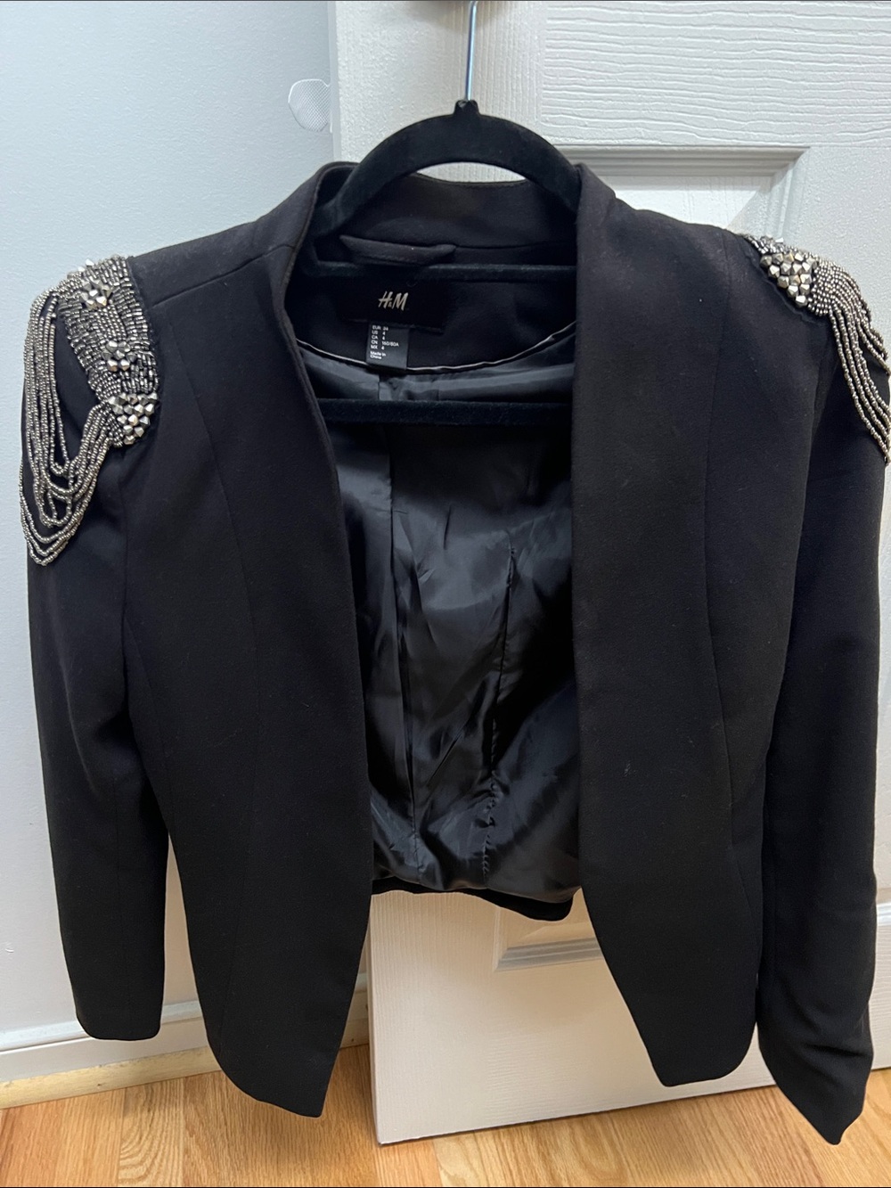 H&M Black Cropped Blazer with Beaded Chain Shoulder Embellishments - Picture 4 of 6